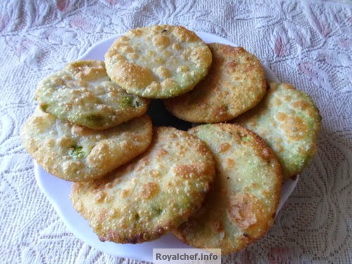 Mutter Puris A Platefull of Delicious Mutter Puris