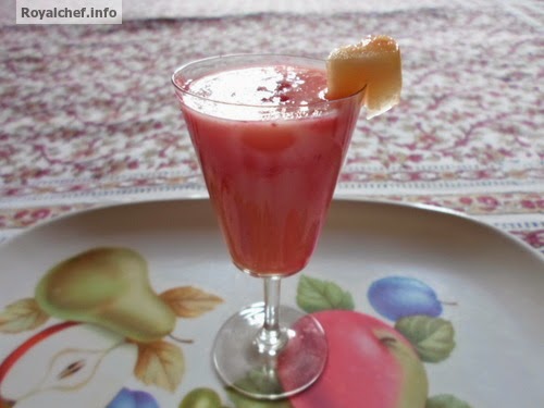Strawberry- Musk Melon Mocktail A Mocktail combining Strawberry and Musk Mellon