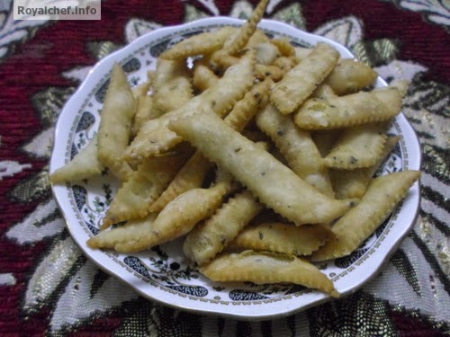 Khari Shankarpali Khari Shankarpali is a Diwali Faral item from Maharashtra