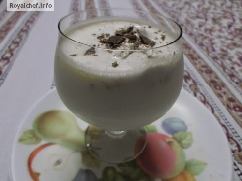 Make simple Banana Milk Shake with Vanilla flavor
