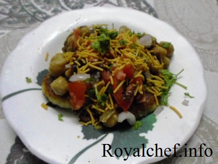 Ragda Pattice - Tamarind Chutney