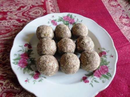 Ragi-Oats Ladoo